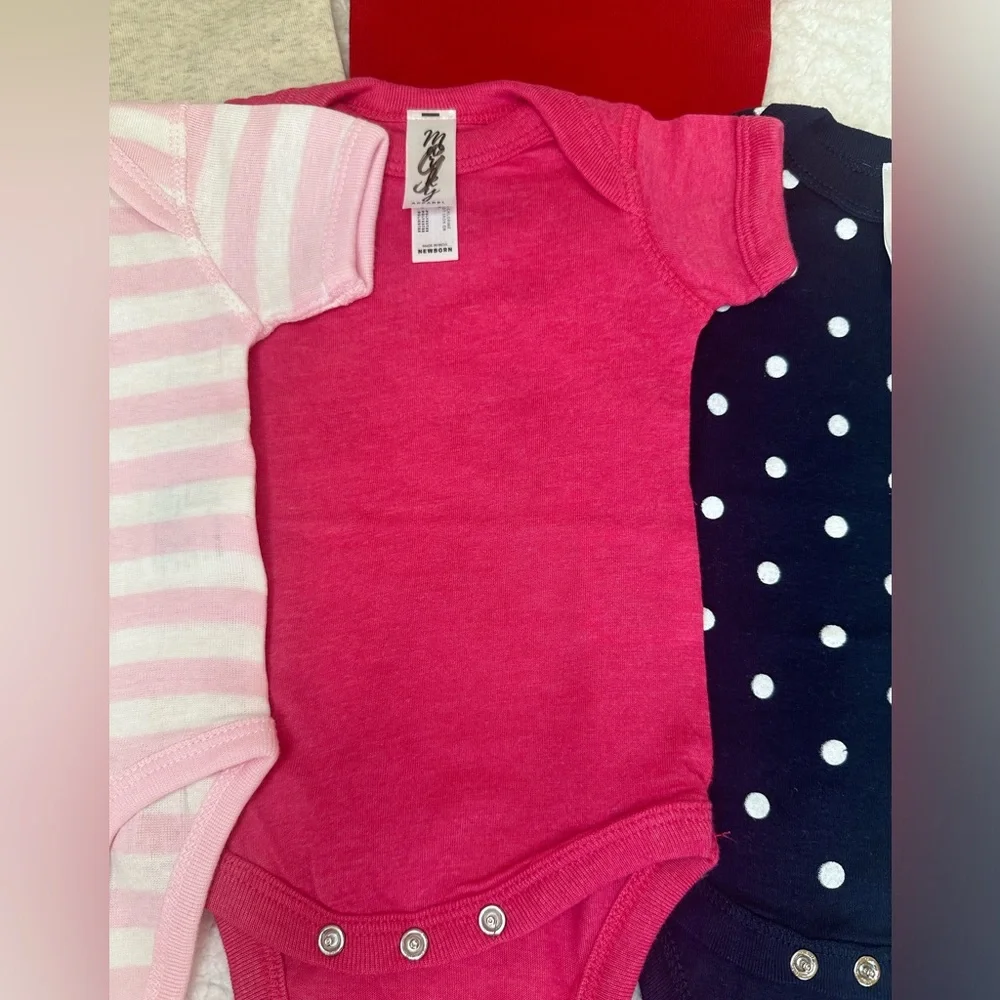 Newborn onesie bodysuit bundle of 5